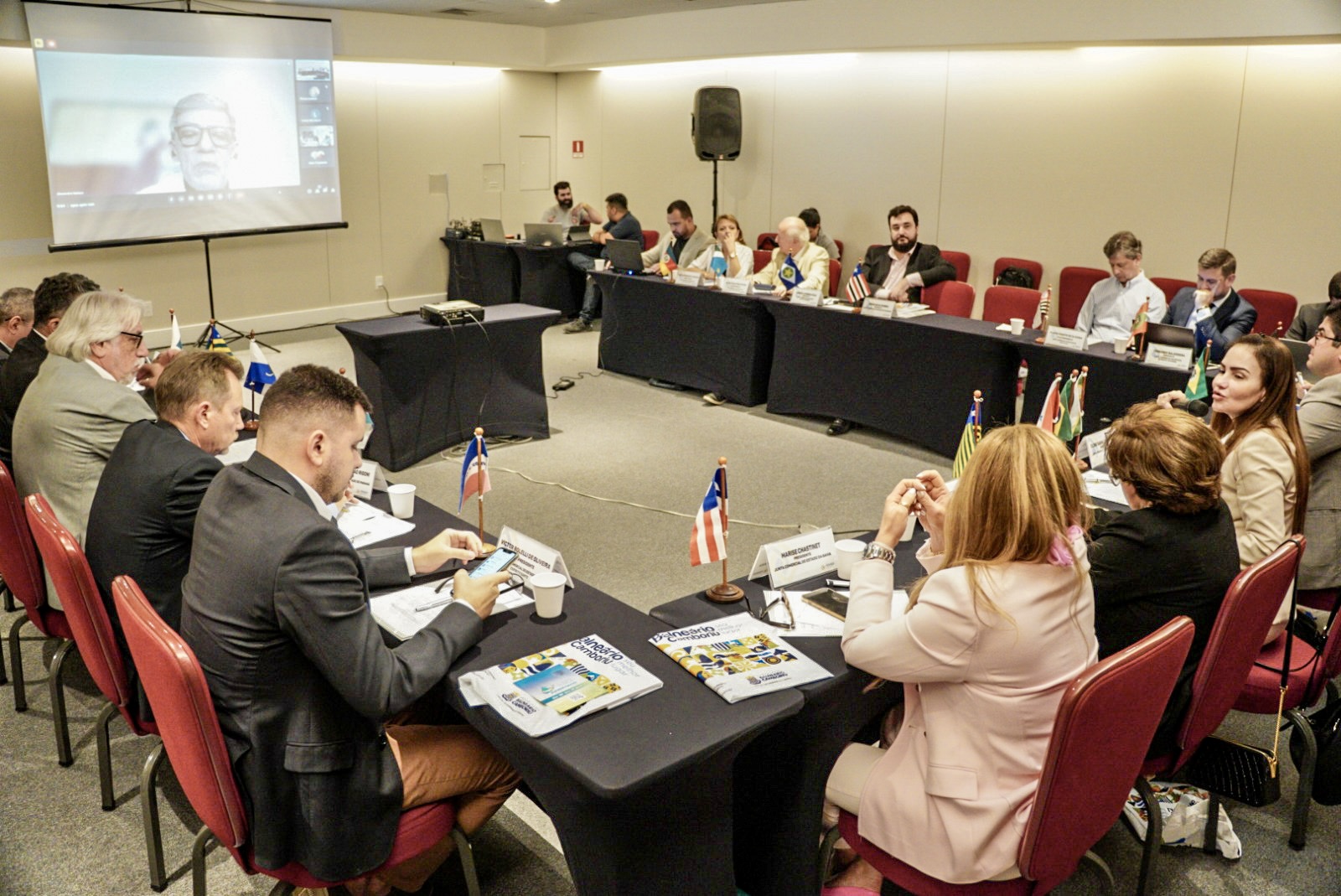 FENAJU realiza reunião em Fortaleza com presidentes de juntas comerciais 