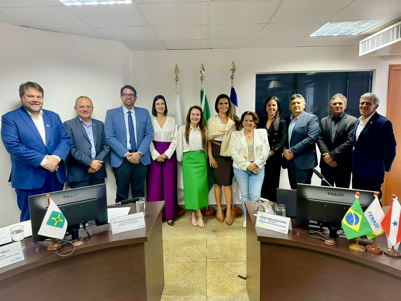 FENAJU realiza primeira reunião nacional de 2024 com presidentes de juntas comerciais em Brasília