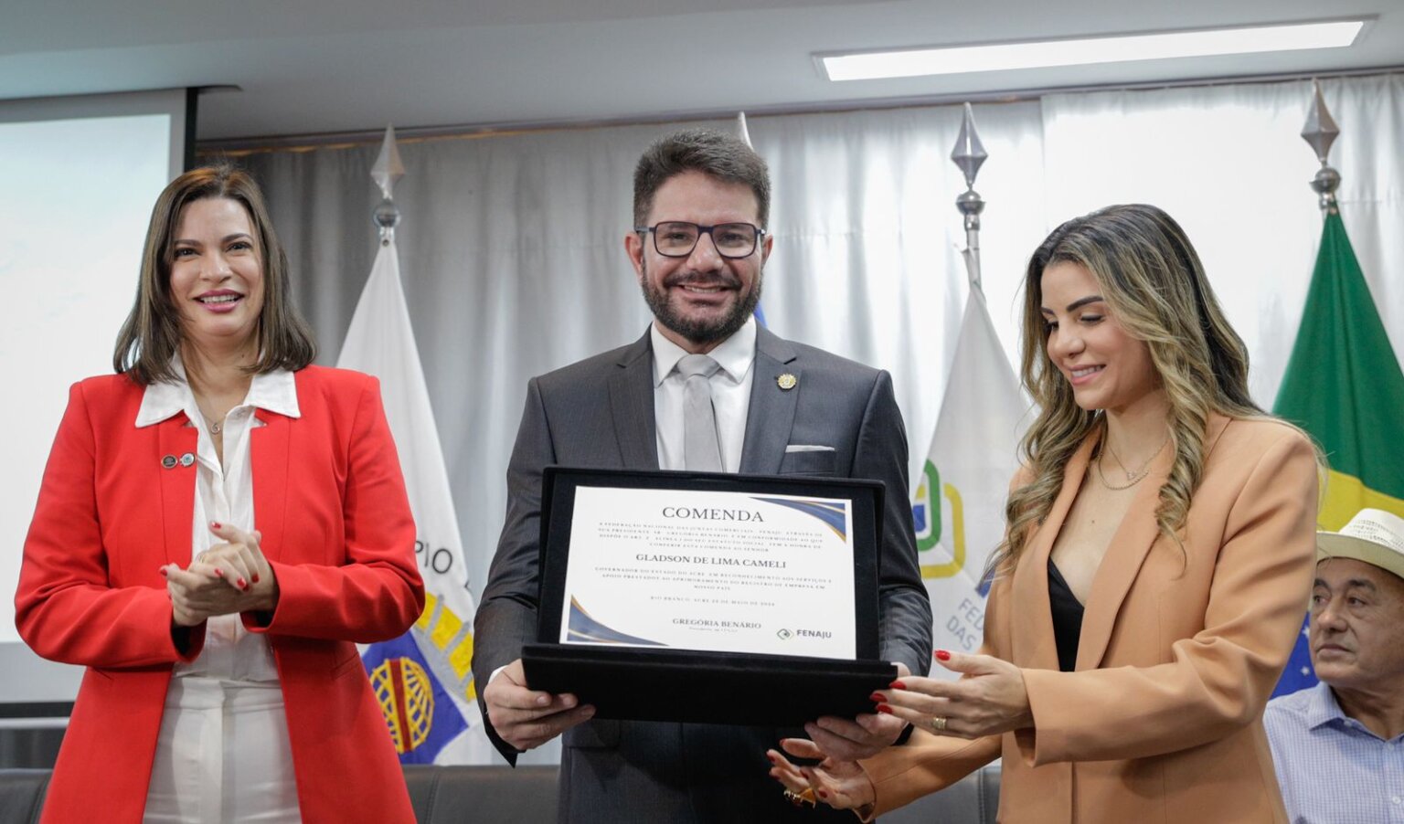 FENAJU entrega comenda à Gladson Cameli, Marcelo Moura e SEBRAE/AC